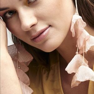 New! Stella and Ruby Lily and Chiffon Earring